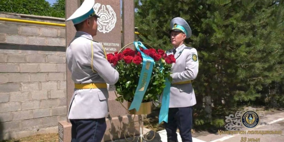 
                    Память сильнее времени: в Алматы почтили павших сотрудников полиции
                