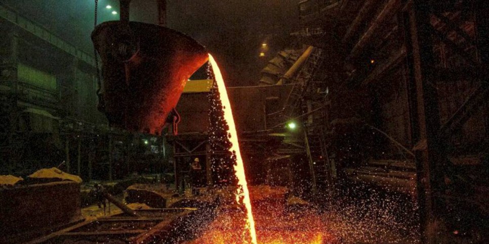 
                    Цена никеля на LME впервые превысила сто тысяч долларов за тонну
                