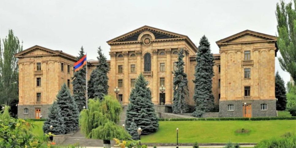 
                    Парламент Армении избрал нового Президента
                