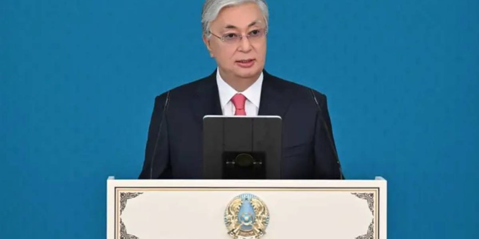 
                    Токаев поздравил казахстанцев с Днем Республики
                