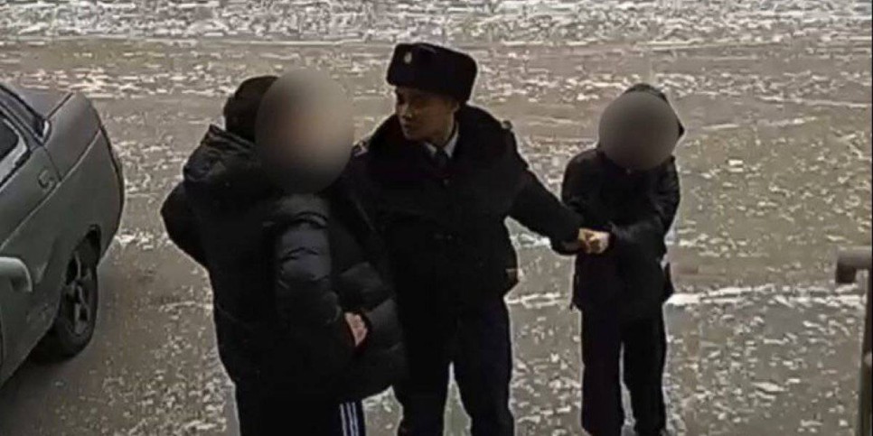 
                    Участковый спас шестиклассницу от пьяного мужчины в Семее
                