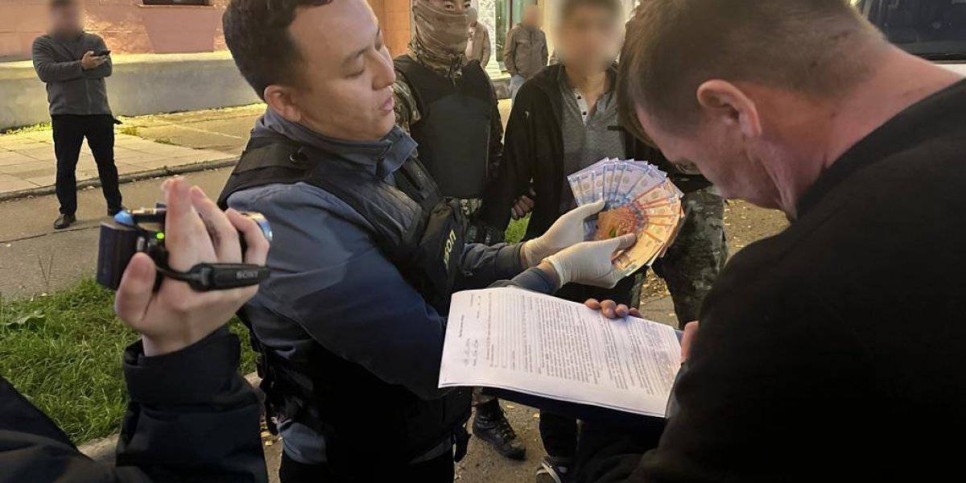 
                    Угрожал расправой и оружием: вымогателя задержали в ВКО
                