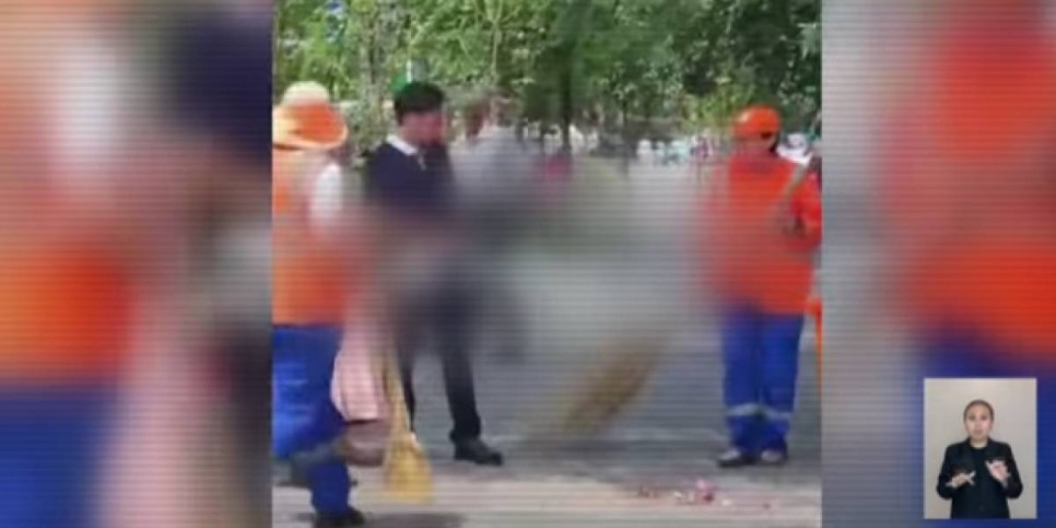 
                    Пранк обернулся арестом: в Алматы осудили молодых людей за издевательства над уборщицей
                