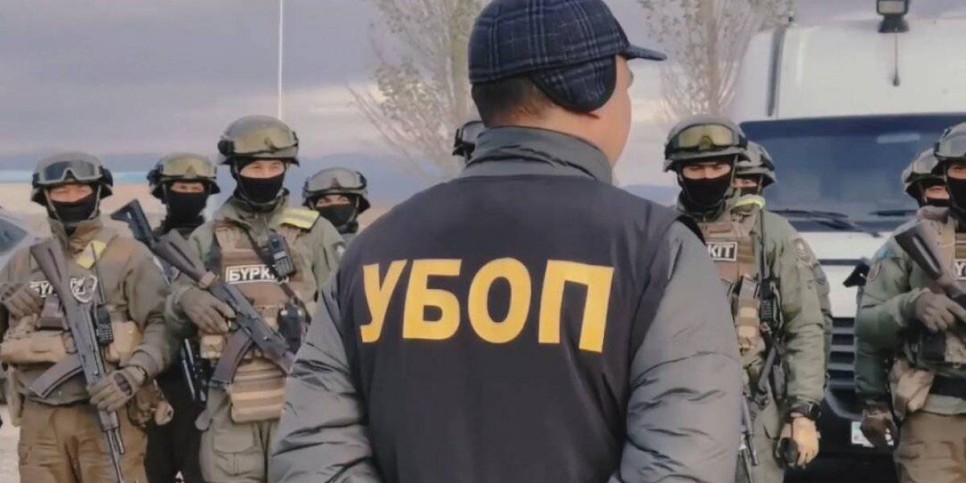 
                    Пресечена деятельность притонов и казино в центре торговли на границе с КНР
                