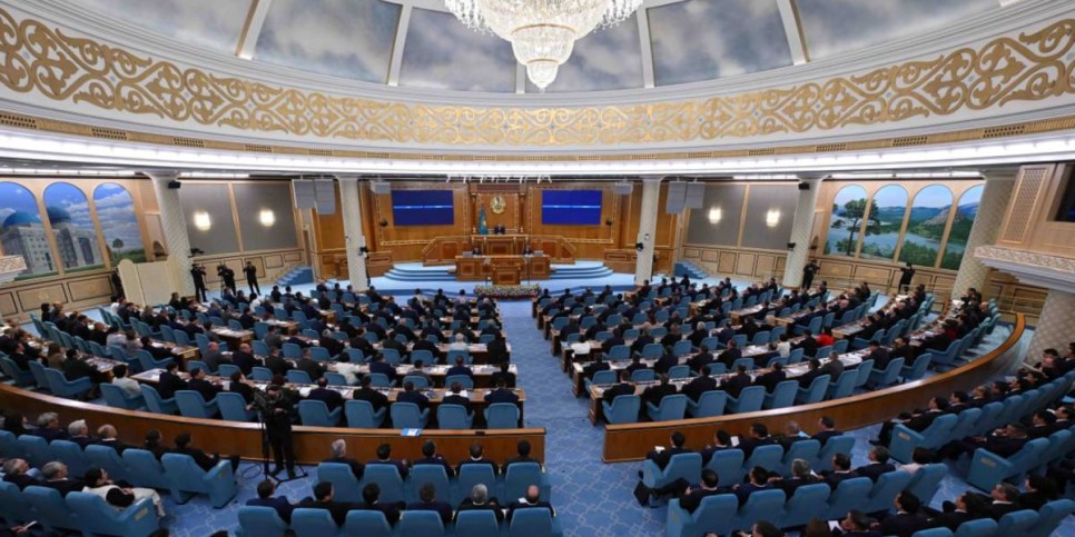 
                    В Астане началось совместное заседание палат Парламента
                