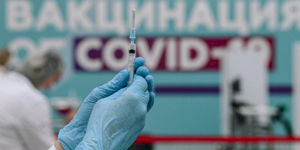 
                    В России намерены наказывать антиваксеров в уголовном порядке
                