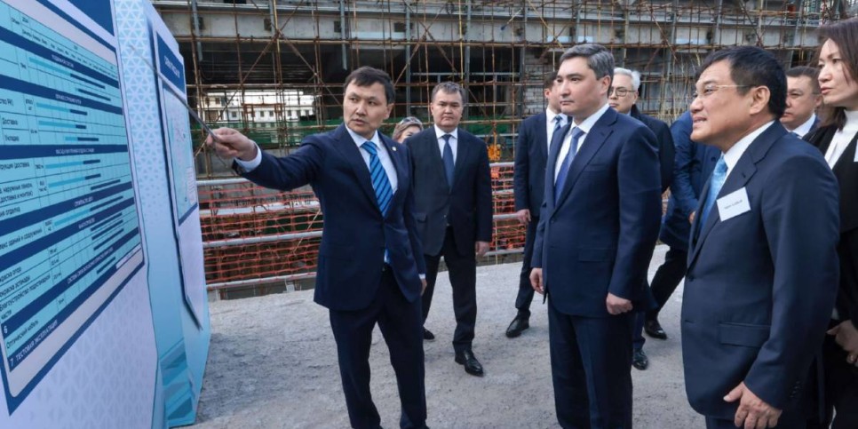 
                    Газовая теплостанция «Туран», LRT, депо: Бектенов проверил реализацию инфраструктурных проектов в Астане
                
