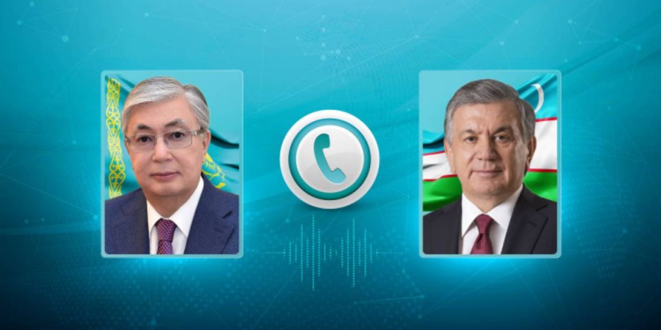 
                    Токаев поздравил президента Узбекистана  с днем рождения 
                
