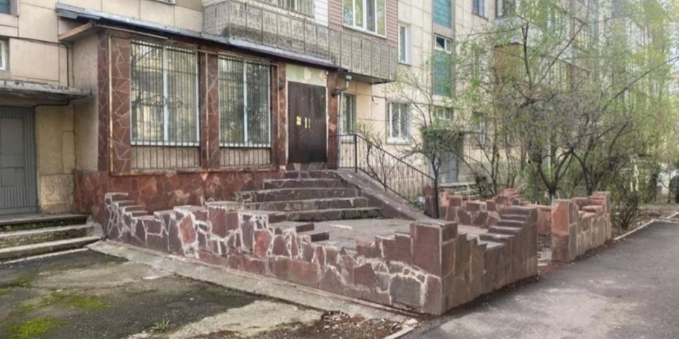 
                    Очередную незаконную пристройку снесли в Алматы
                