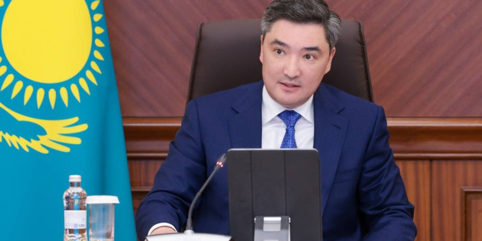 
                    Бектенов провел совещание по развитию экономики: рост ВВП за январь-февраль составил 5,4%
                