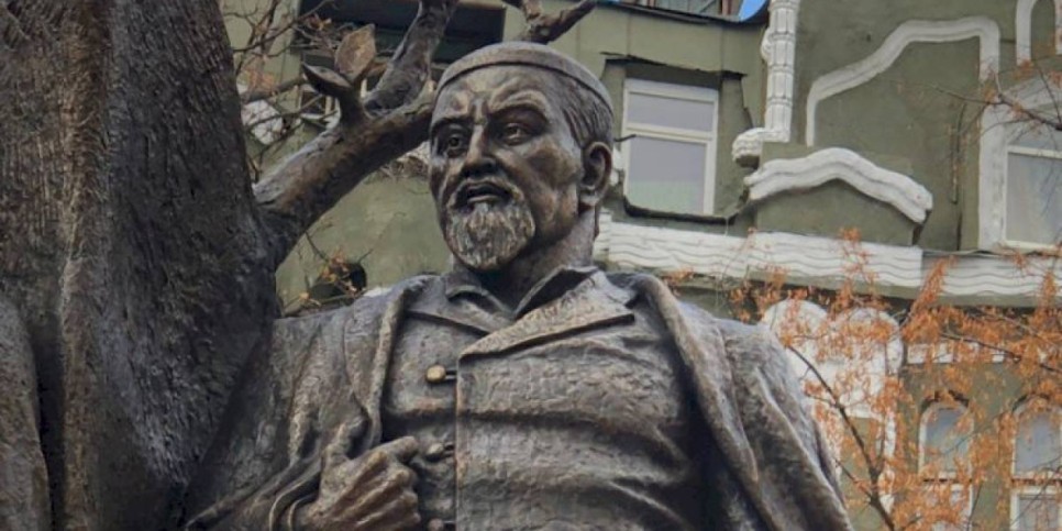 
                    Памятник Абаю установлен в Харькове
                