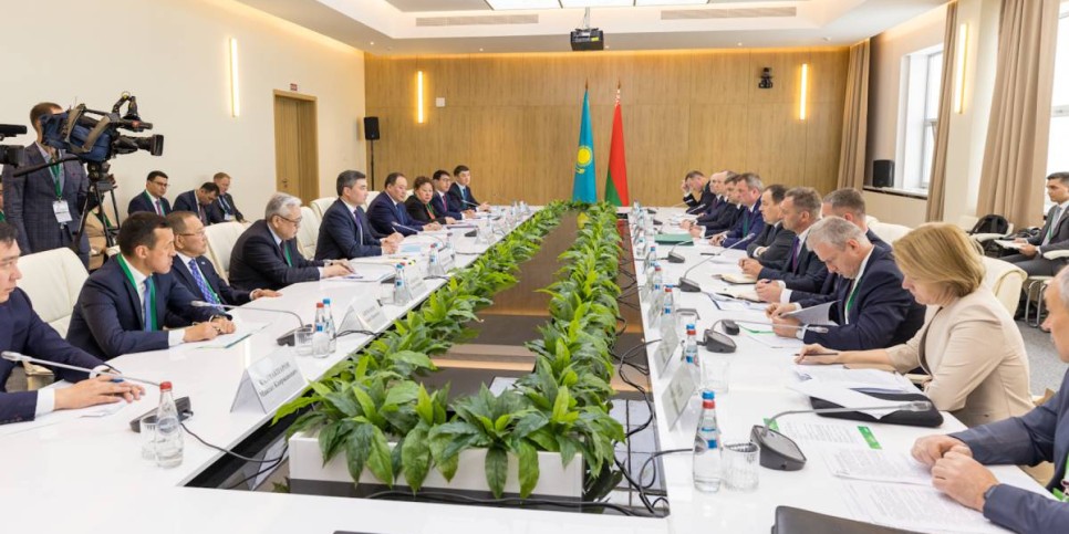 
                    Казахстан готов нарастить экспорт в Беларусь по 105 товарным позициям
                