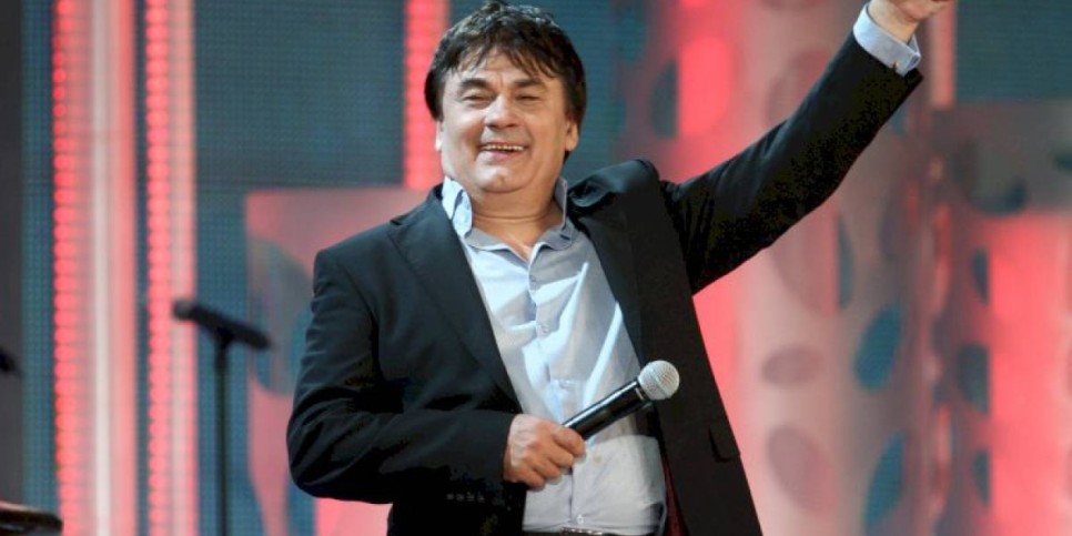 
                    Александр Серов попал в реанимацию с 75-процентным поражением легких
                