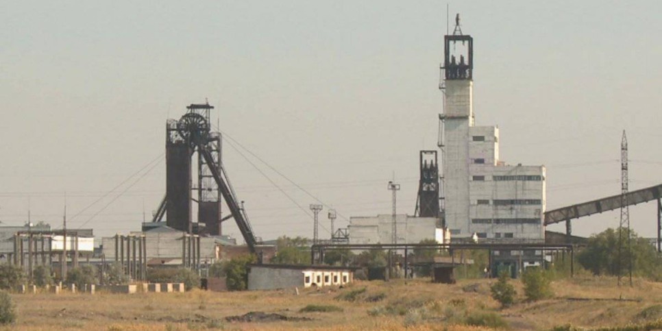 
                    Из горящей шахты в Карагандинской области выводят людей
                