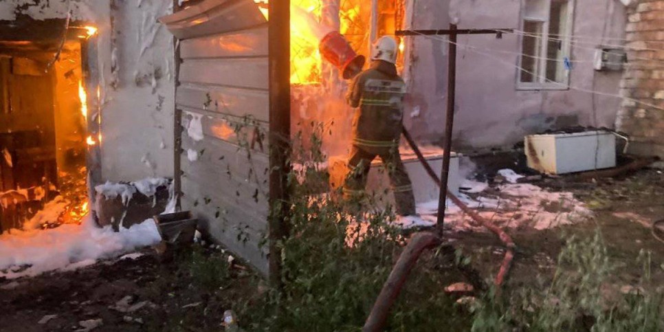 
                    Позднее сообщение о пожаре усложнило тушение
                