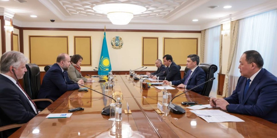 
                    Крупнейшая в мире логистическая компания заинтересовалась транзитной мощностью Казахстана  
                