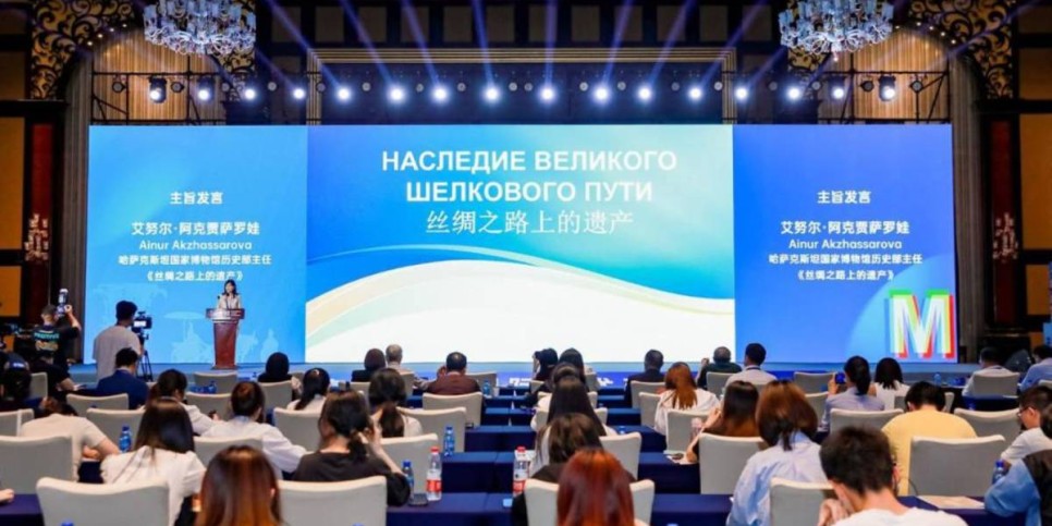 
                    В Китае открылась выставка фонда Национального музея РК
                