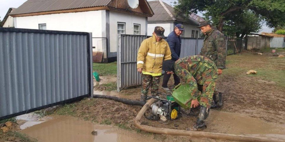 
                    В области Жетісу создали оперативный штаб, горячую линию и пункт эвакуации
                