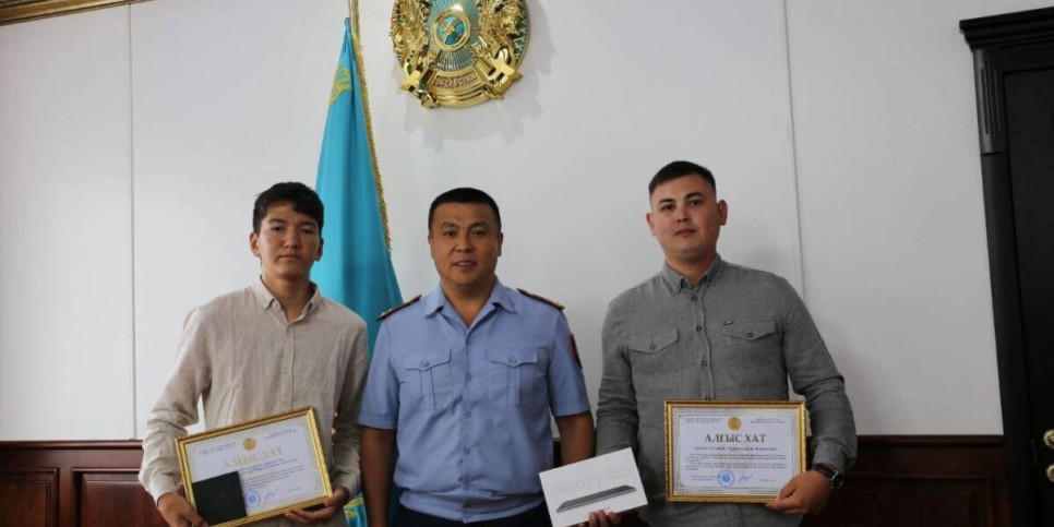 
                    Бдительные курьеры спасли сбережения пенсионерки в Актобе
                