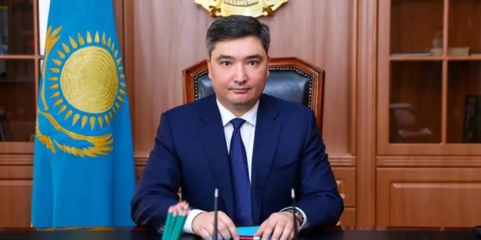 
                    Бектенов поздравил казахстанцев с Днем защитника Отечества
                
