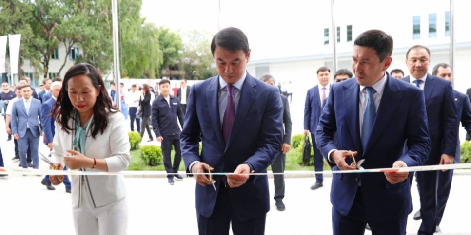 
                    Дархан Сатыбалды принял участие в открытии нового логистического терминала Zhetysu
                