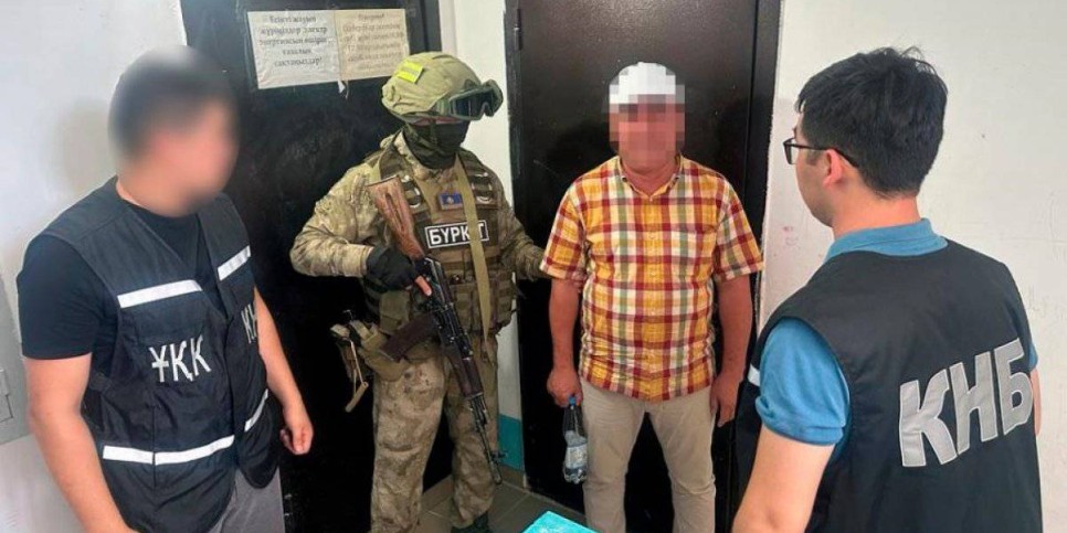 
                    КНБ пресечена незаконная деятельность по оказанию содействия в сдаче ЕНТ
                