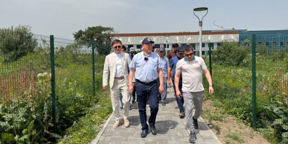 
                    Футбольная академия мирового уровня строится в Алматинской области 
                