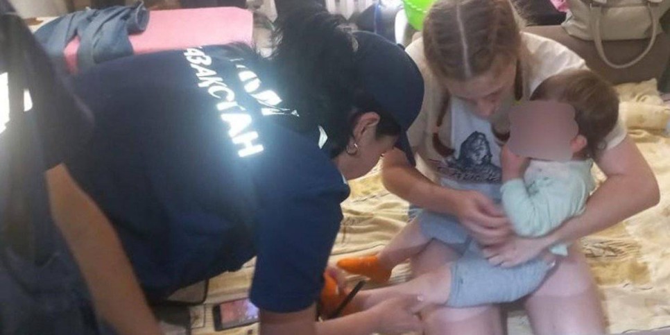 
                    В Уральске спасли застрявшего в стиральной машине ребенка
                