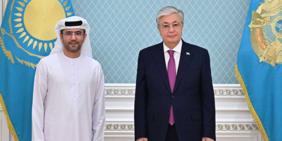 
                    Развитие Транскаспийского коридора обсудил Токаев с руководством Abu Dhabi Ports Group
                