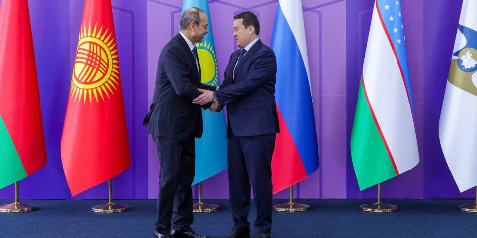 
                    Казахстан и Узбекистан укрепляют сотрудничество в водной сфере и промышленной кооперации
                