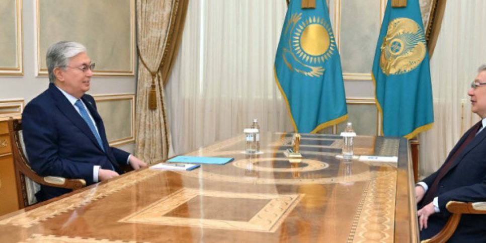 
                    Токаев принял государственного деятеля Икрама Адырбекова
                