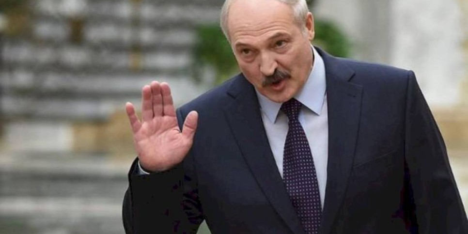 
                    Лукашенко пообещал уйти с поста президента «очень скоро»
                