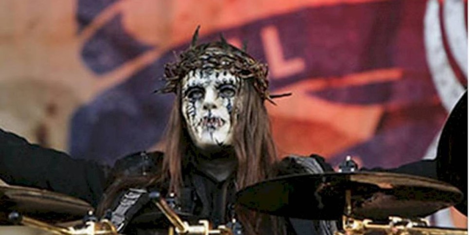
                    Ушел из жизни лидер группы Slipknot Джои Джордисон
                