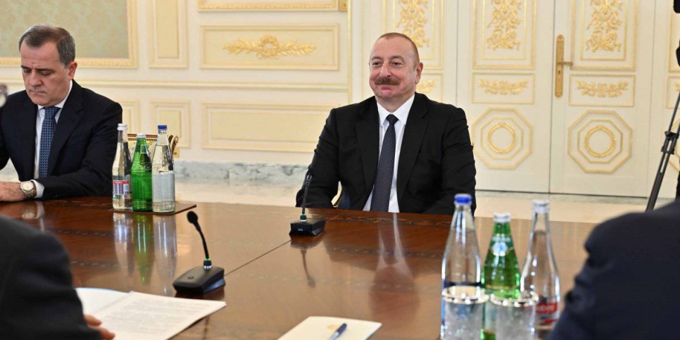 
                    Президент Азербайджана поблагодарил Токаева
                