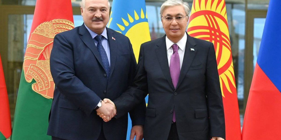 
                    Токаева встретил президент Беларуси Лукашенко
                