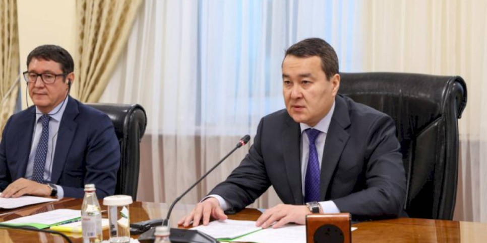 
                    Казахстан рассматривает увеличение поставок нефти в Китай
                