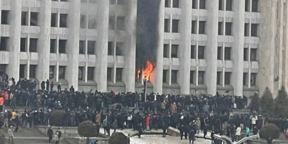
                    Четверых погибших в ходе январских событий суд в Алматы признал виновными в нападении на гособъекты
                