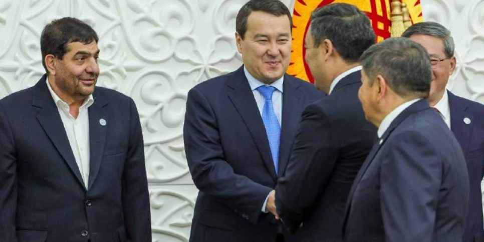 
                    Алихан Смаилов встретился с Президентом Кыргызстана
                