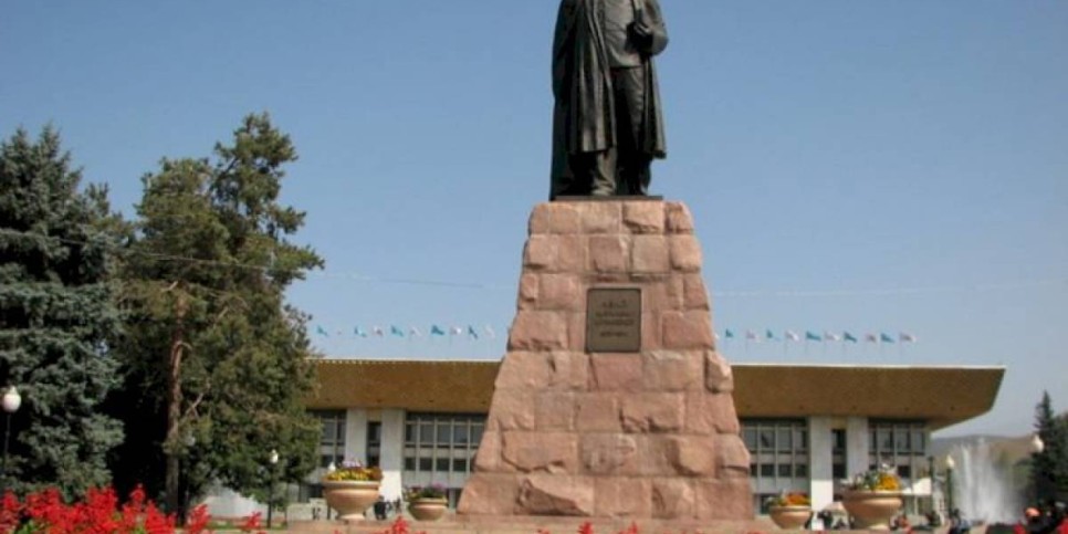 
                    В Бишкеке установят памятник Абаю
                