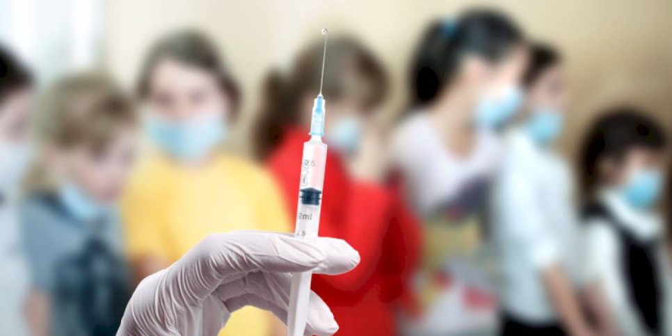 
                    Школьников вакцинируют к началу учебного года в Венгрии
                