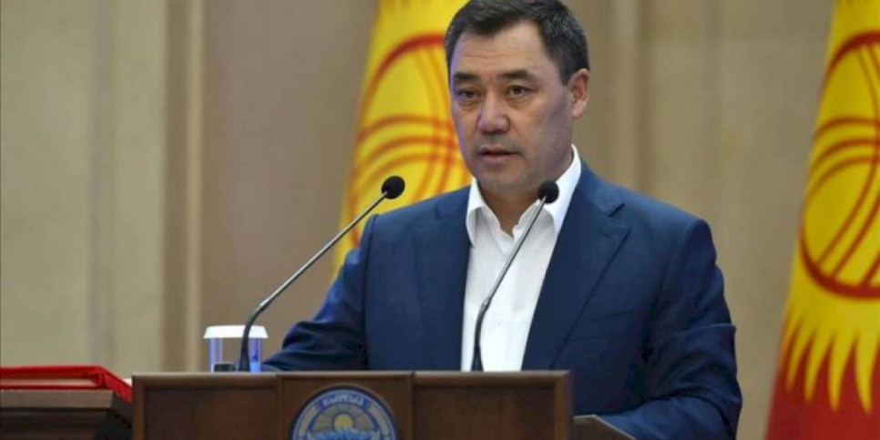 
                    Президент Кыргызстана подписал новую Конституцию
                