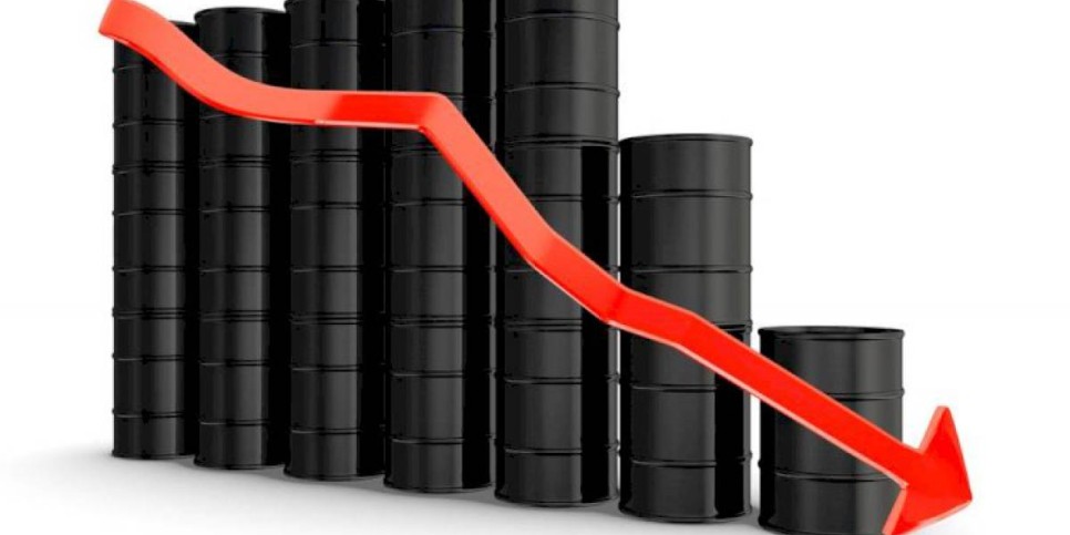 
                    Нефть дешевеет на фоне коронавирусного коллапса в Индии
                