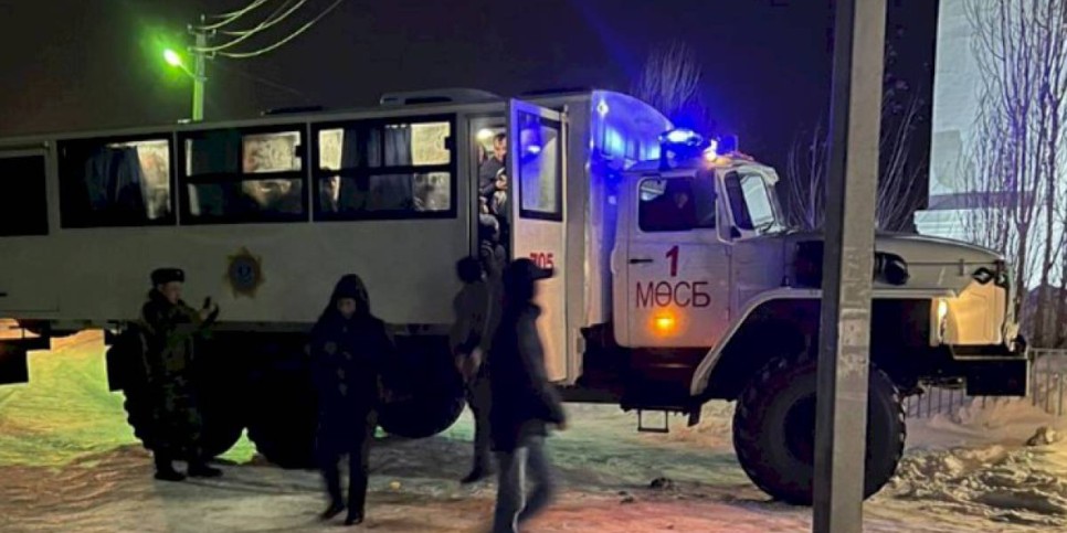 
                    Актюбинскими спасателями с заснеженных трасс эвакуированы 93 человека
                