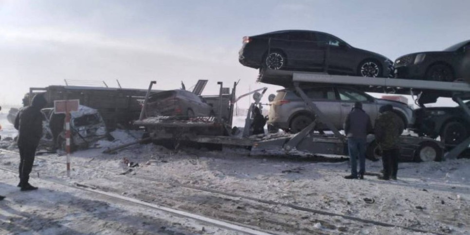 
                    Автовоз и рабочий поезд столкнулись в Актюбинской области
                