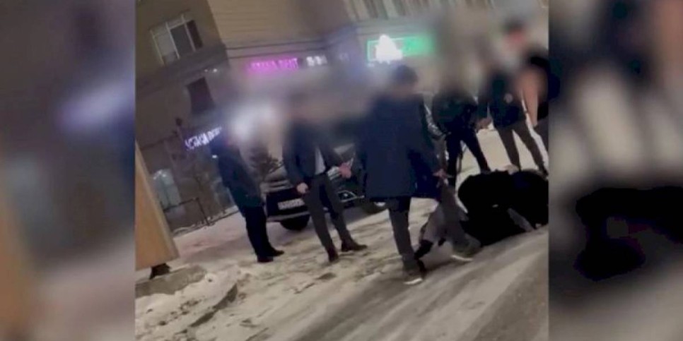 
                    Cтоличные полицейские остановили драку, едва не закончившуюся трагедией
                