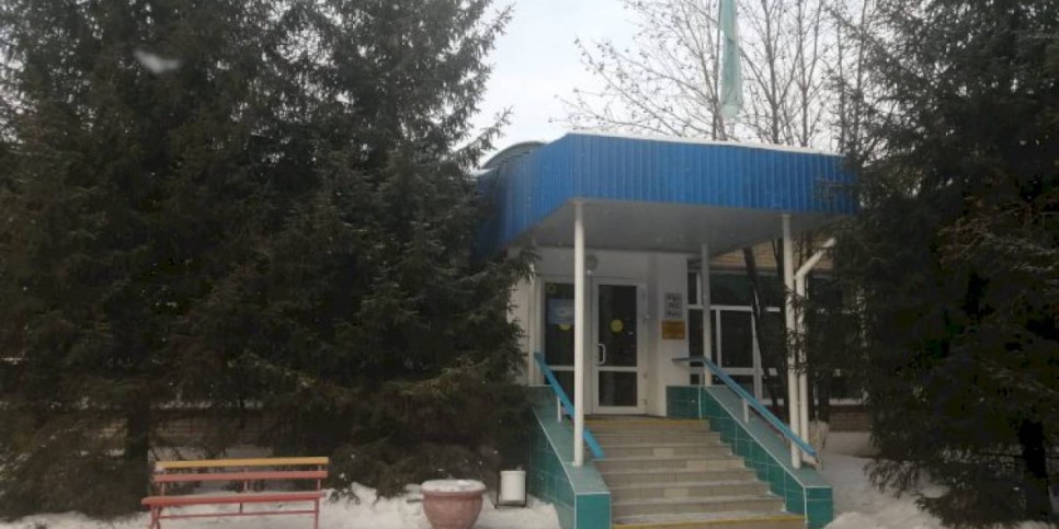 
                    Очевидица рассказала подробности нападения подростка с топором на школьников в Петропавловске
                