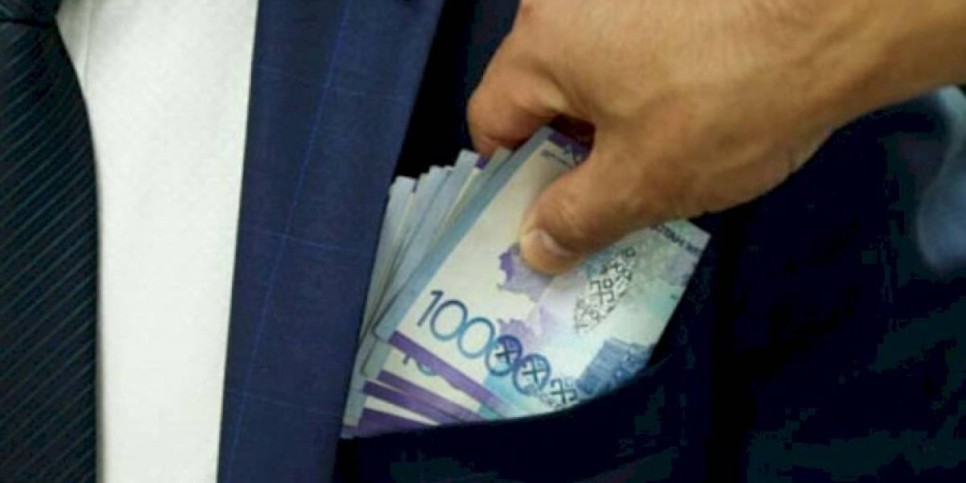 
                    В Акмолинской области за дачу взятки прокурору был задержан юрист казино
                