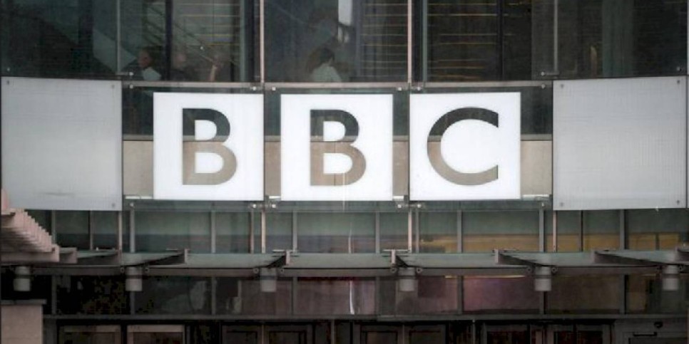 
                    Китай запретил вещание телеканала BBC
                