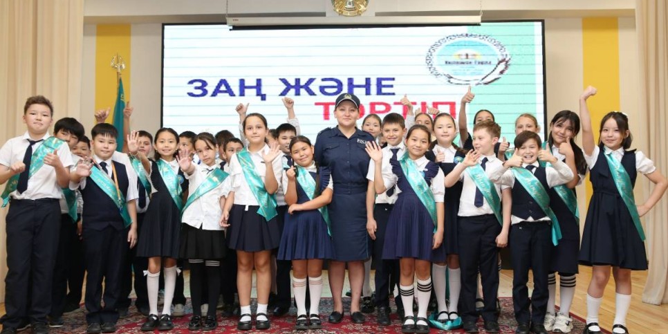 
                    В Алматы в гимназии №130 прошли мероприятия, посвященные правопорядку и безопасности детей
                