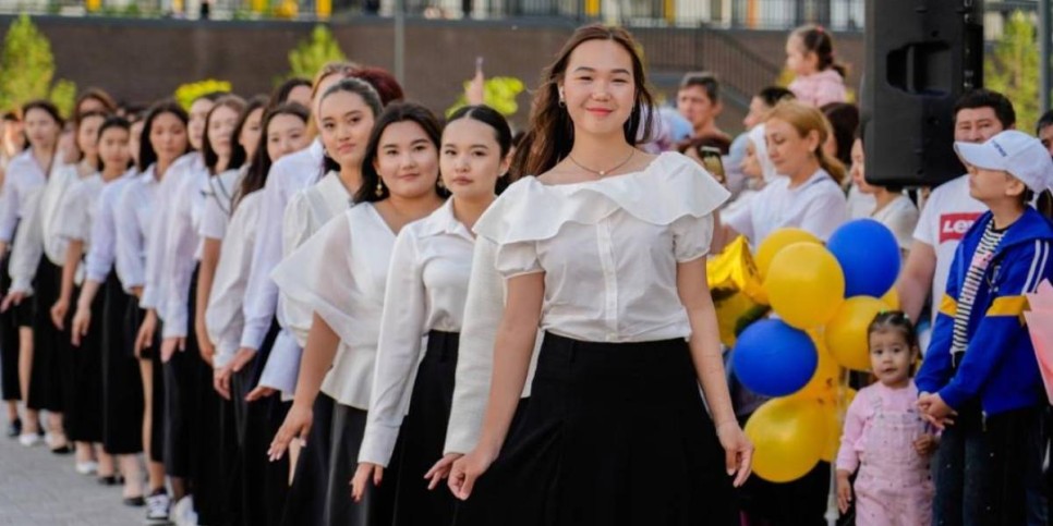 
                    Первый выпускной провели в «Комфортной школе» в Астане
                
